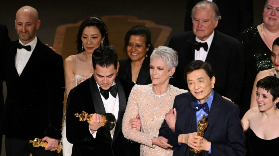 "Everything Everywhere All At Once" fait une razzia sur les Oscars