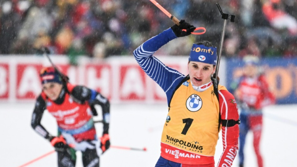 Biathlon: Simon s'impose en mass start à Ruhpolding et conforte son dossard jaune