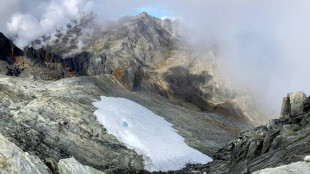 Une couverture thermoplastique pour sauver le dernier glacier vénézuélien: "Absurde" selon les experts