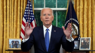 Biden dice que renunció para defender "la democracia" y dejar paso a "voces jóvenes"