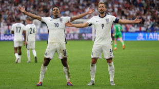 Inglaterra vence Eslováquia (2-1) na prorrogação e pega Suíça nas quartas da Euro