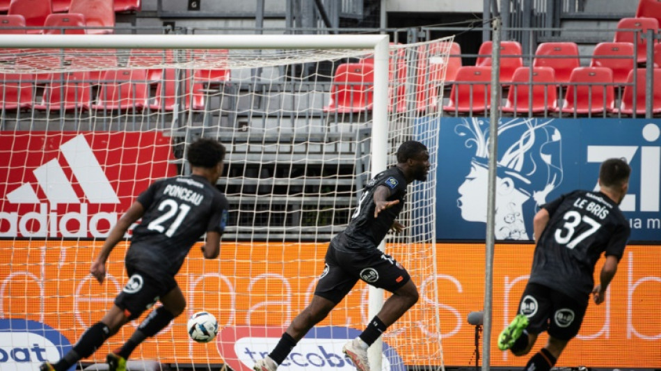 L1: Lorient enfonce Brest et continue de grimper