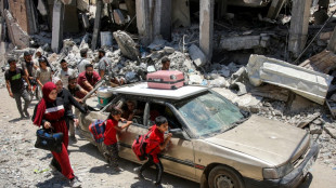 Des habitants du nord de la bande de Gaza fuient sous les bombardements israéliens