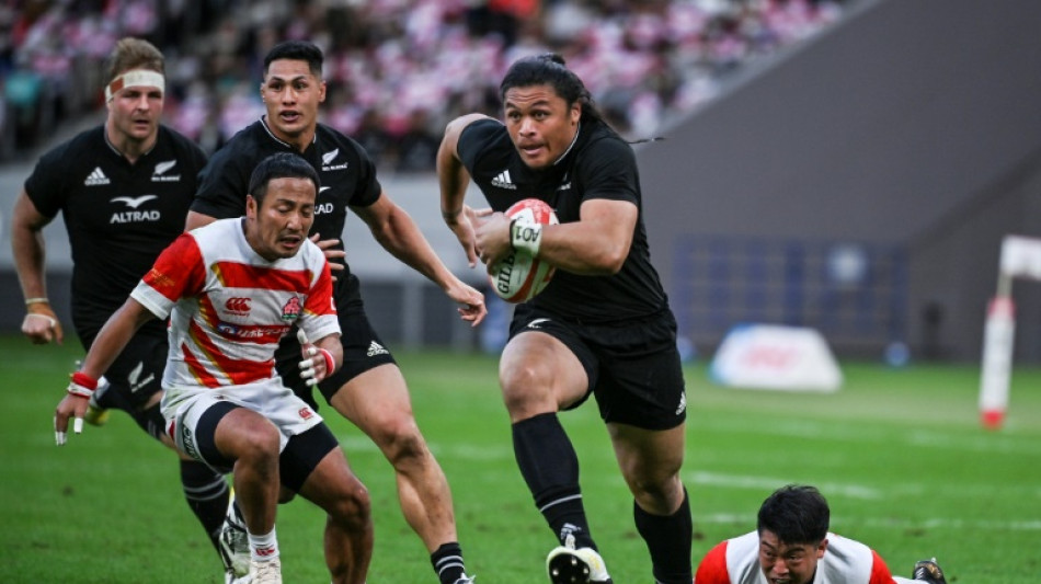 Rugby: les All Blacks dominent le Japon sans éclat