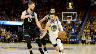 Warriors vencen a Kings y empatan su serie del Oeste y los Cavs, al borde del abismo en el Este