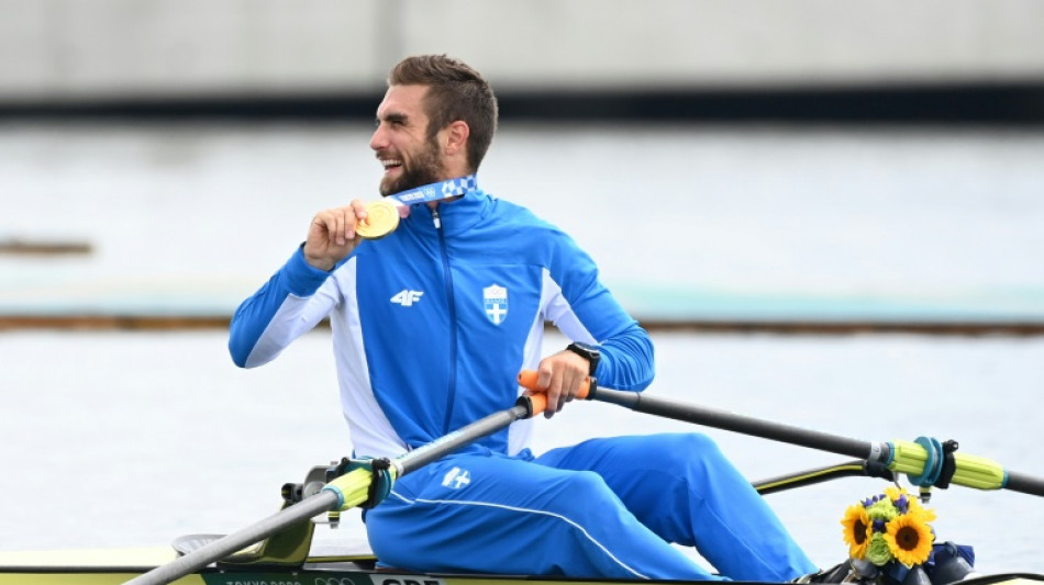 JO-2024: le Grec Stefanos Ntouskos, champion olympique d'aviron, premier relayeur de la flamme