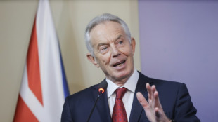 Blair aconseja a nuevo primer ministro británico que tenga un "plan para controlar la inmigración"