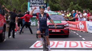 Tour d'Espagne: Carapaz se console sur la 12e étape, Evenepoel chute mais s'accroche