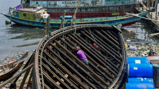 Al menos 23 muertos en Bangladés tras naufragar un barco