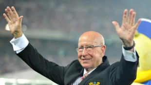 L'Angleterre perd son héros Bobby Charlton, le foot un éternel gentleman