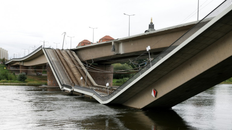 Drohendes Hochwasser: Abriss nach Teileinsturz von Dresdner Carolabrücke läuft