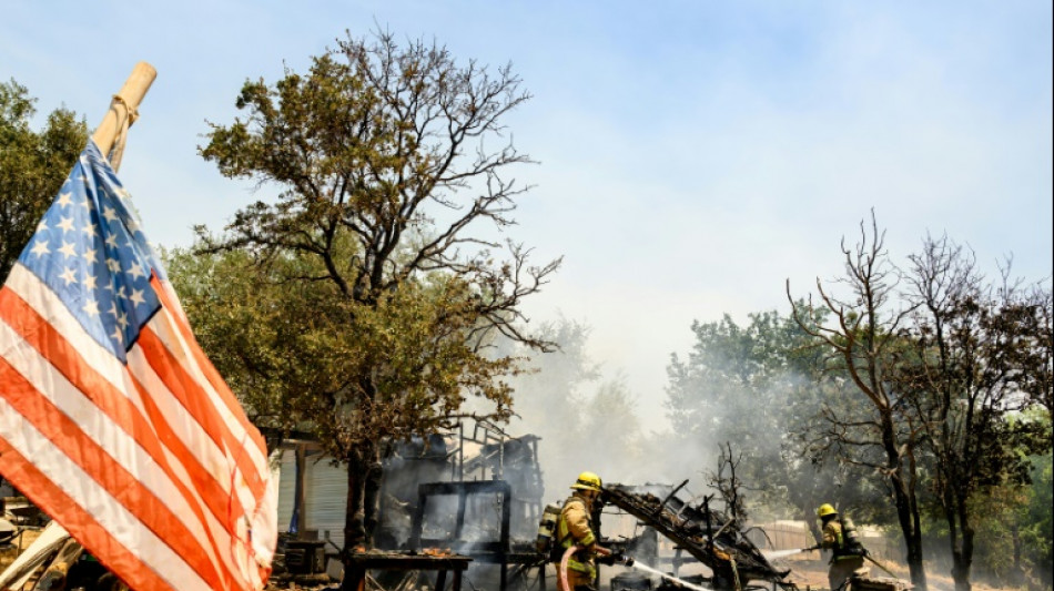 Des milliers de Californiens fuient un violent incendie sur fond de canicule