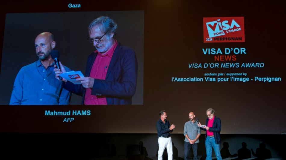 Fotógrafo palestino da AFP Mahmud Hams vence prêmio Visa de Ouro News