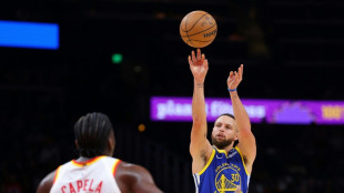 NBA: 60 points mais une défaite pour Curry, les Lakers stoppent les Knicks