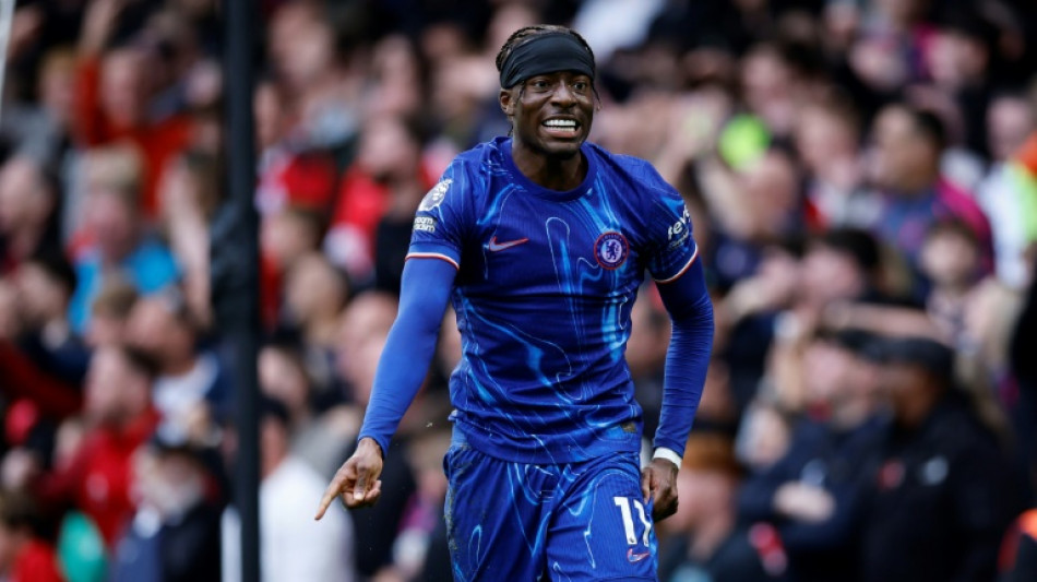 Madueke rescues Chelsea in draw with 10-man Forest