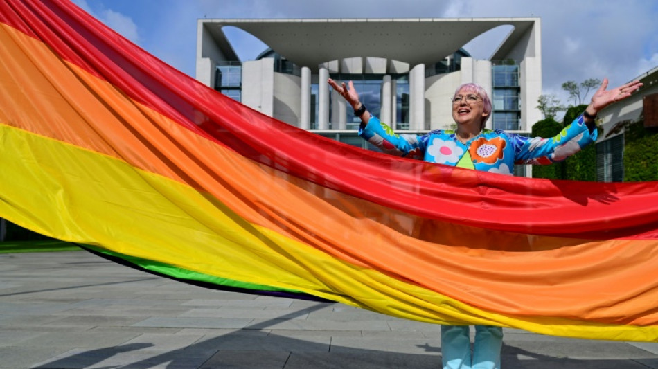 Hunderttausende Menschen feiern Christopher Street Day in Berlin