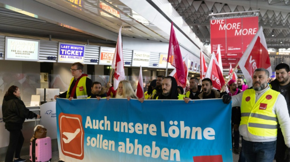 Streiks an Flughäfen Düsseldorf und Köln in Tarifkonflikt in öffentlichem Dienst