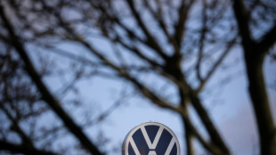 Tarifeinigung bei VW: Autobauer streicht Jobs - Werke bleiben vorerst erhalten