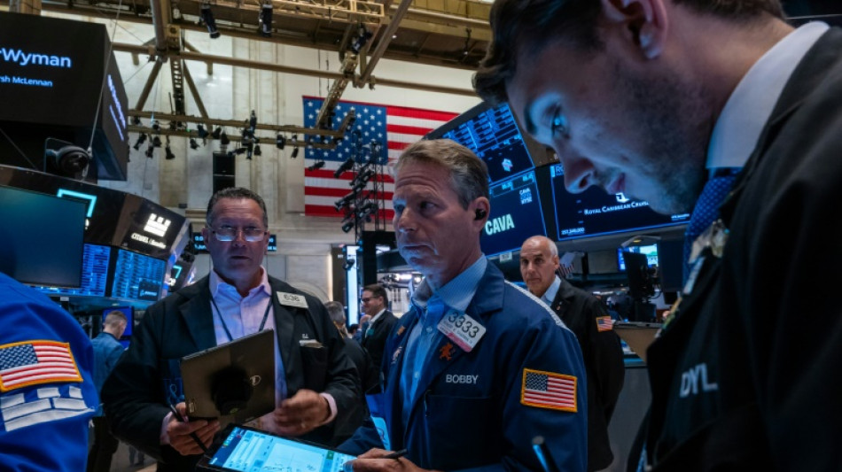 Wall Street commence en ordre dispersé, le Nasdaq se reprend