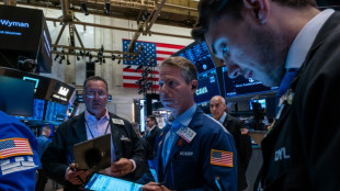 Wall Street finit en baisse, les résultats contrastés incitent à la prudence