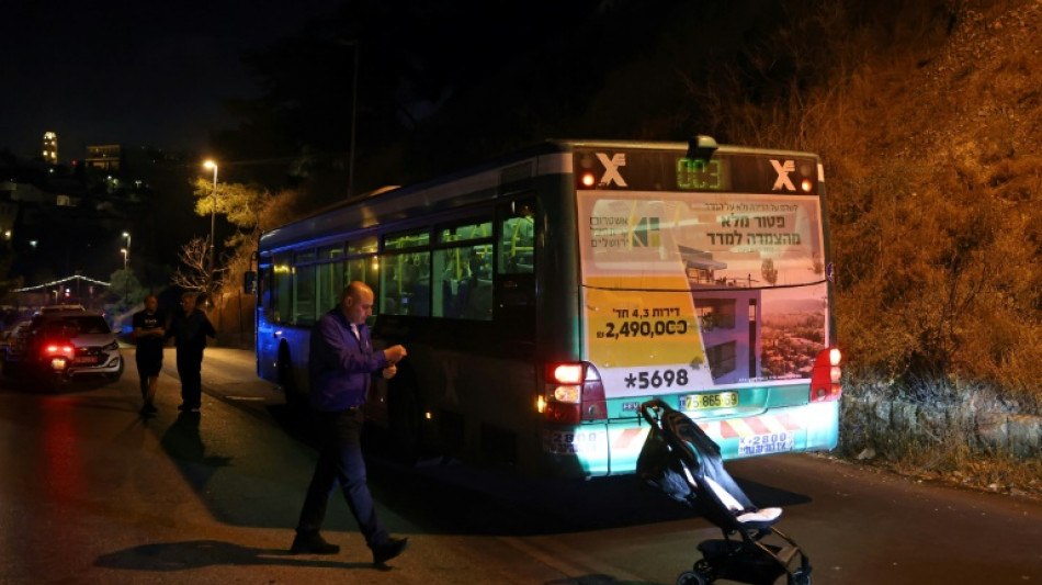 Ocho heridos, dos de ellos graves, en ataque a un bus en Jerusalén