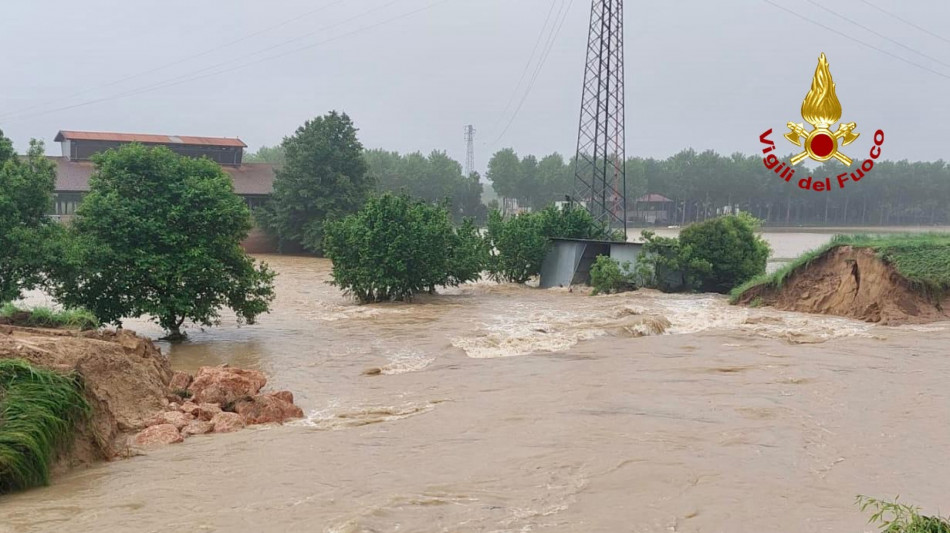 In Veneto rompe gli argini fiume Muson, abitazioni isolate