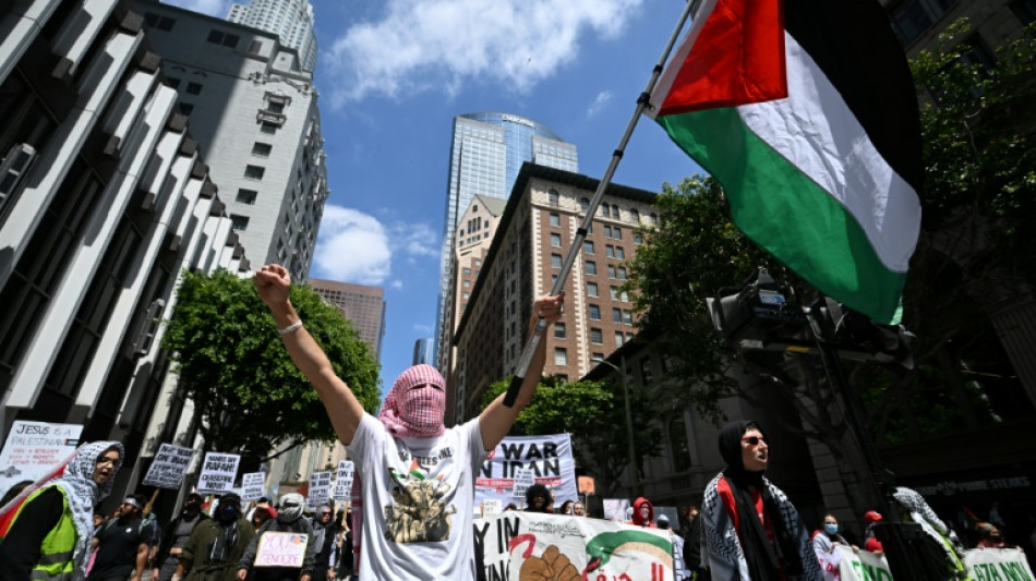 Manifestantes pró-palestinos bloqueiam ponte icônica em San Francisco