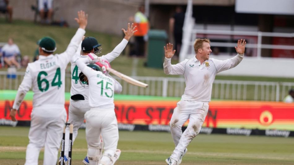 Harmer marks South Africa return after six years with four-wicket Test haul