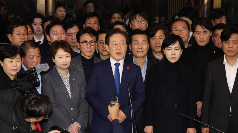 Corea Nord, maggioranza e opposizione chiedono dimissioni Yoon