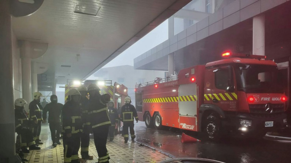 Taïwan: neuf morts dans l'incendie d'un hôpital en plein typhon