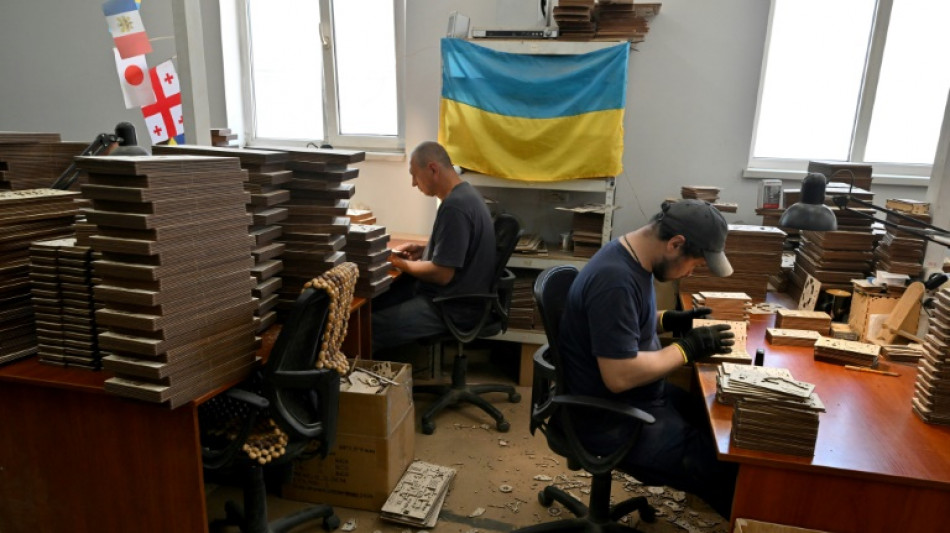 En Ukraine, la maquette en bois reprend vie