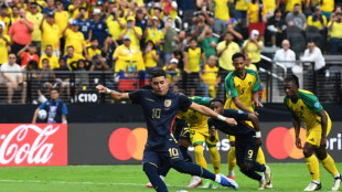 Equador vence Jamaica (3-1) e segue vivo na Copa América