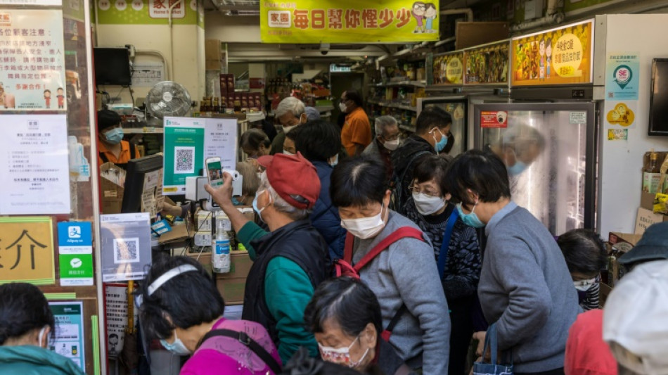 Hong Kong inmerso en el caos antes de pruebas masivas de covid-19