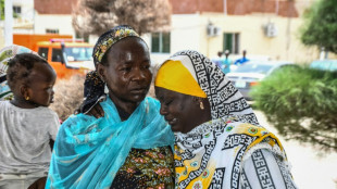 Atentados suicidas no nordeste da Nigéria deixam pelo menos 18 mortos, dizem socorristas