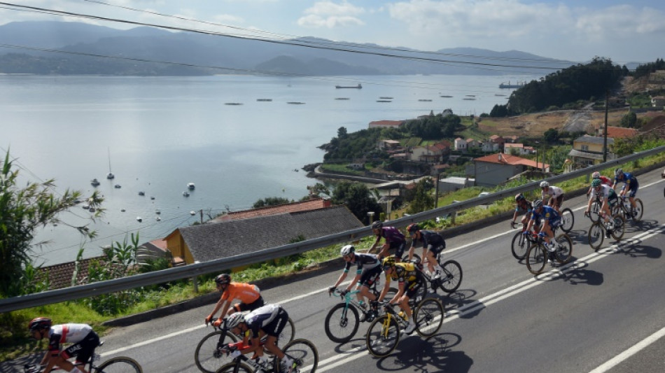 Jumbo gana la crono por equipos, Gesink primer líder de la Vuelta a España