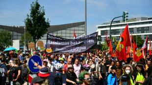 Protesto em frente ao congresso do partido de extrema direita AfD, que quer governar a Alemanha