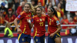 España arranca en París la defensa del codiciado trono del fútbol femenino