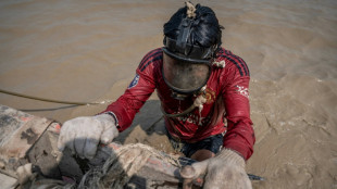 En Birmanie, avec les chasseurs d'épaves du fleuve Yangon