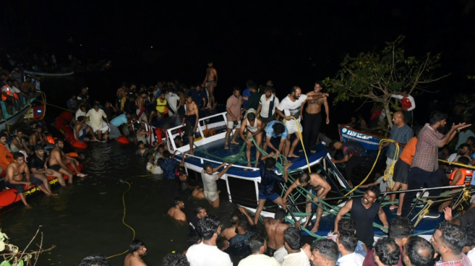 Ao menos 22 mortos após naufrágio na Índia