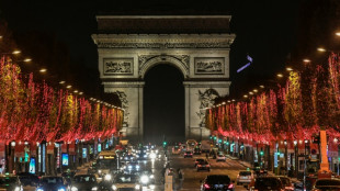 Les Champs-Élysées un peu moins éclairés pour économiser l'énergie