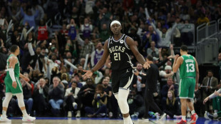 NBA: Holiday sauve les Bucks face à des Celtics décimés dans le choc de l'Est