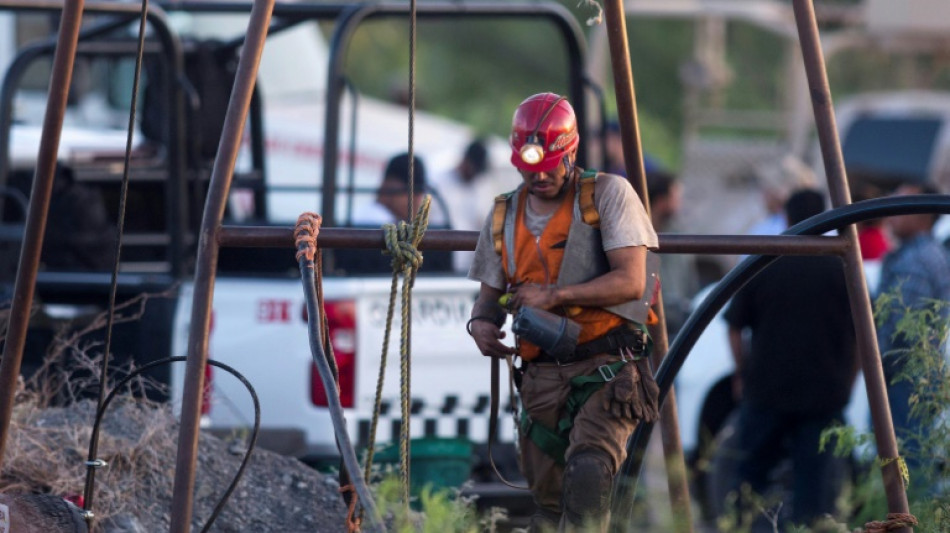 México recurre a un dron acuático para rescatar diez mineros atrapados