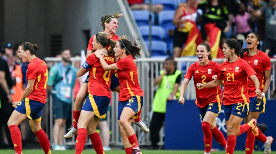 Espanha bate Colômbia nos pênaltis e vai à semifinal no futebol feminino dos Jogos