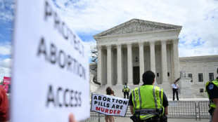 Activistas en EEUU piden a la Corte Suprema restringir acceso a píldora abortiva