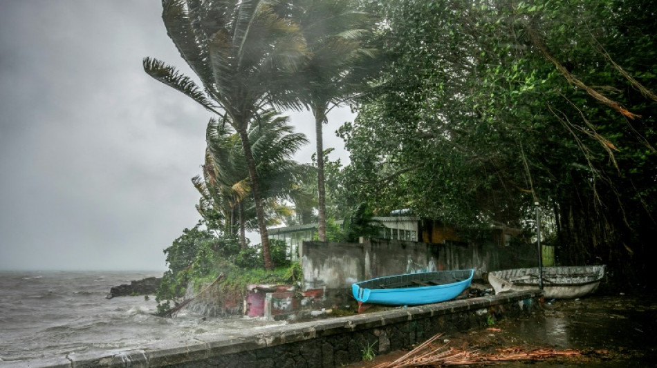 Cyclone Belal: trois morts à La Réunion, l'île Maurice lève l'alerte maximale