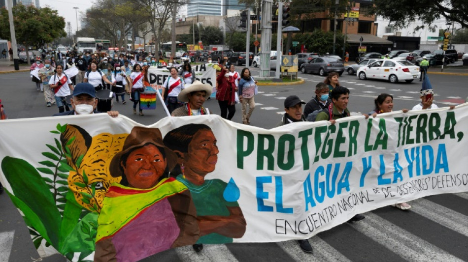 Indígenas peruanos marchan para exigir fin de asesinatos en la Amazonía