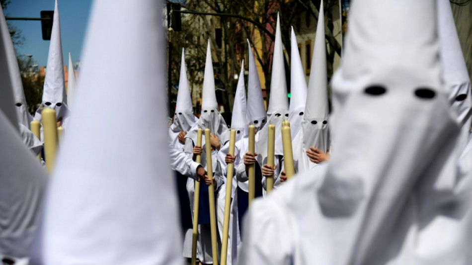 La "Hermandad de los Negritos" de Sevilla exhibe con orgullo su pasado esclavo