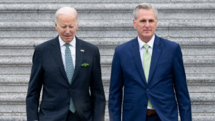 Biden recibe a los republicanos para resolver la batalla sobre la deuda de EEUU