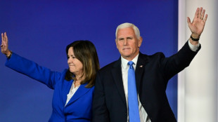 Republicano Mike Pence desiste de pré-candidatura à Presidência dos EUA