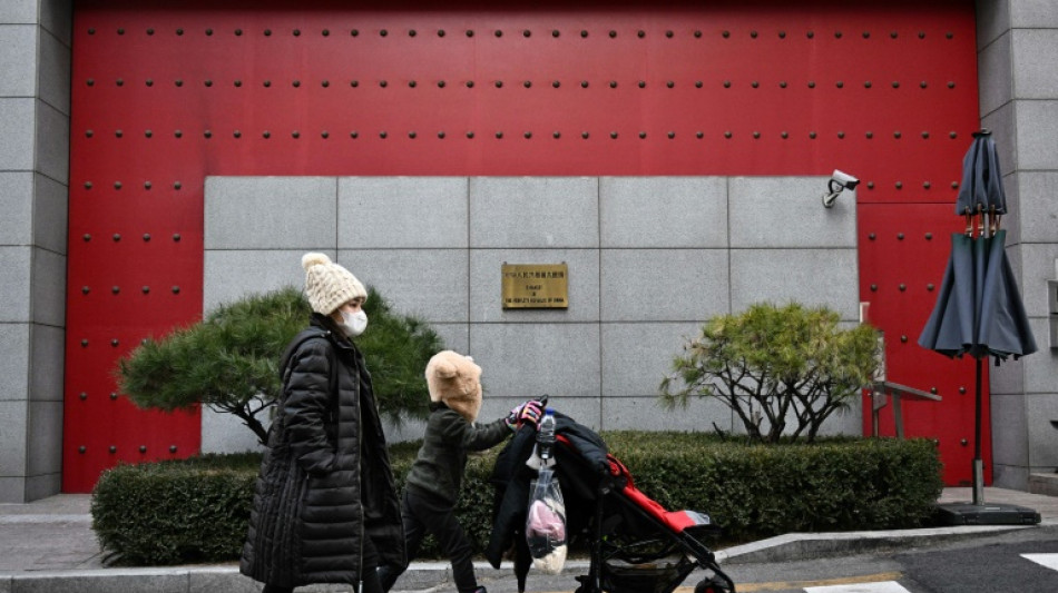 China suspende la exención de visado para los viajeros en transito de Japón y Corea del Sur